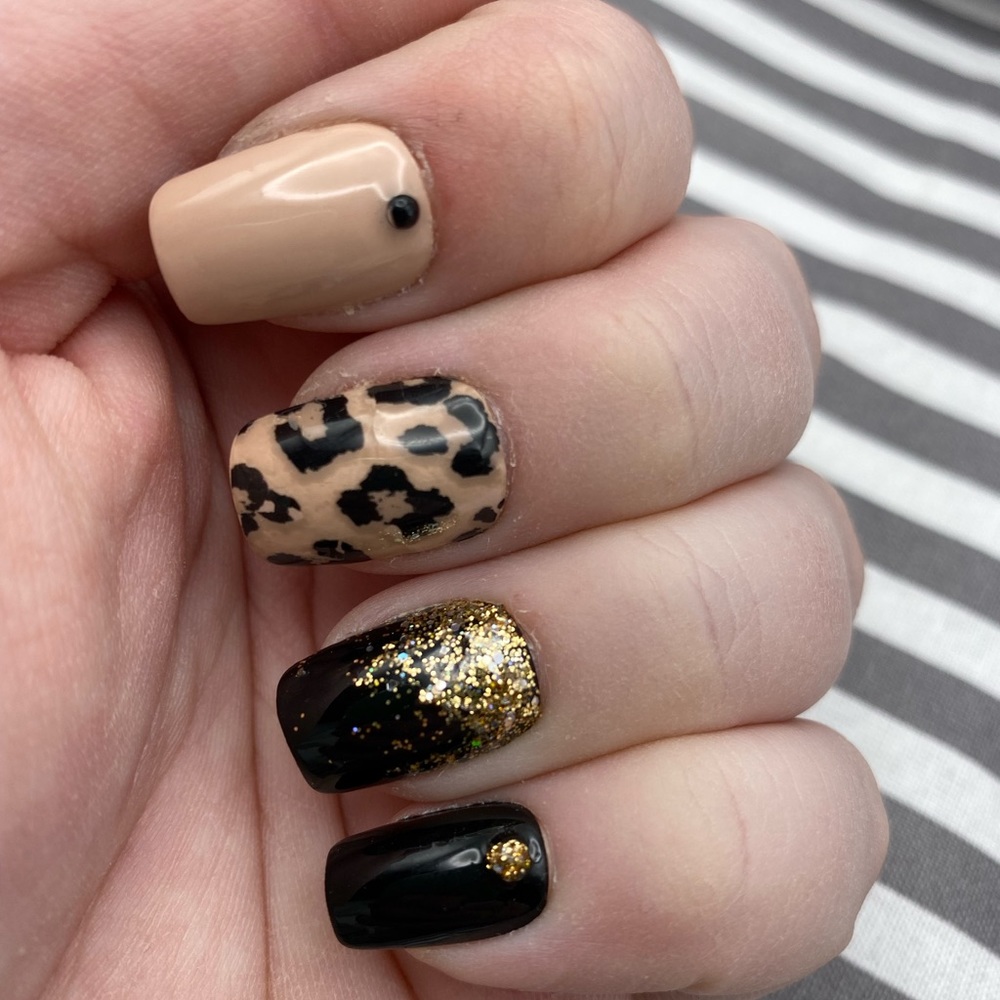 Press On Naild Leopard Print Black & Gold